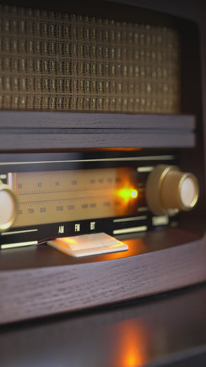 
            
                Load and play video in Gallery viewer, Fuse Vint Vintage Retro Radio
            
        